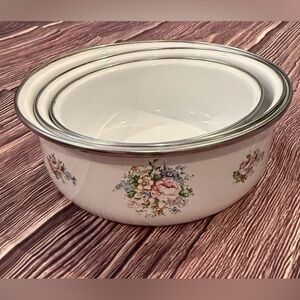 Victoria Silk Flowers Metal Enamel Nesting Bowls Mixing BowL Grandma Cottage VTG